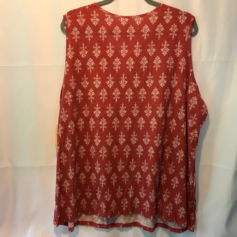 Embroidery on this Rust Color Tank! - Picture 4 of 6